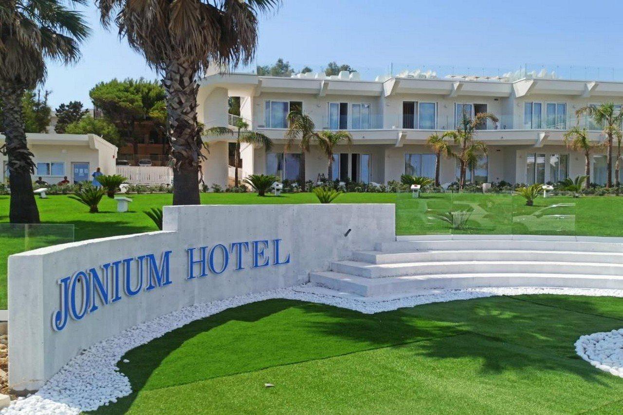 Jonium Hotel - Amazing Sea View And Swimming Pool Pulsano Εξωτερικό φωτογραφία