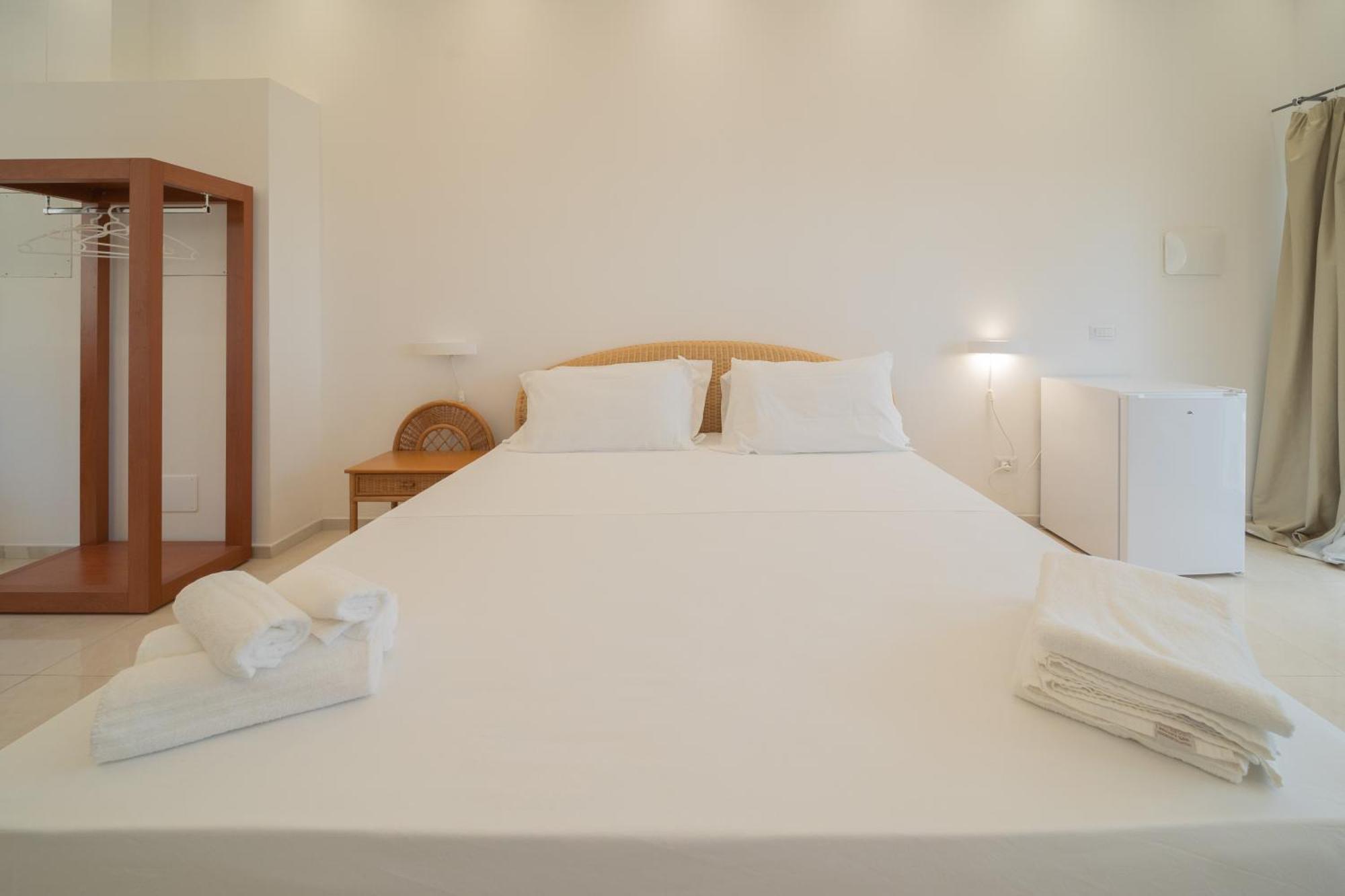 Jonium Hotel - Amazing Sea View And Swimming Pool Pulsano Εξωτερικό φωτογραφία