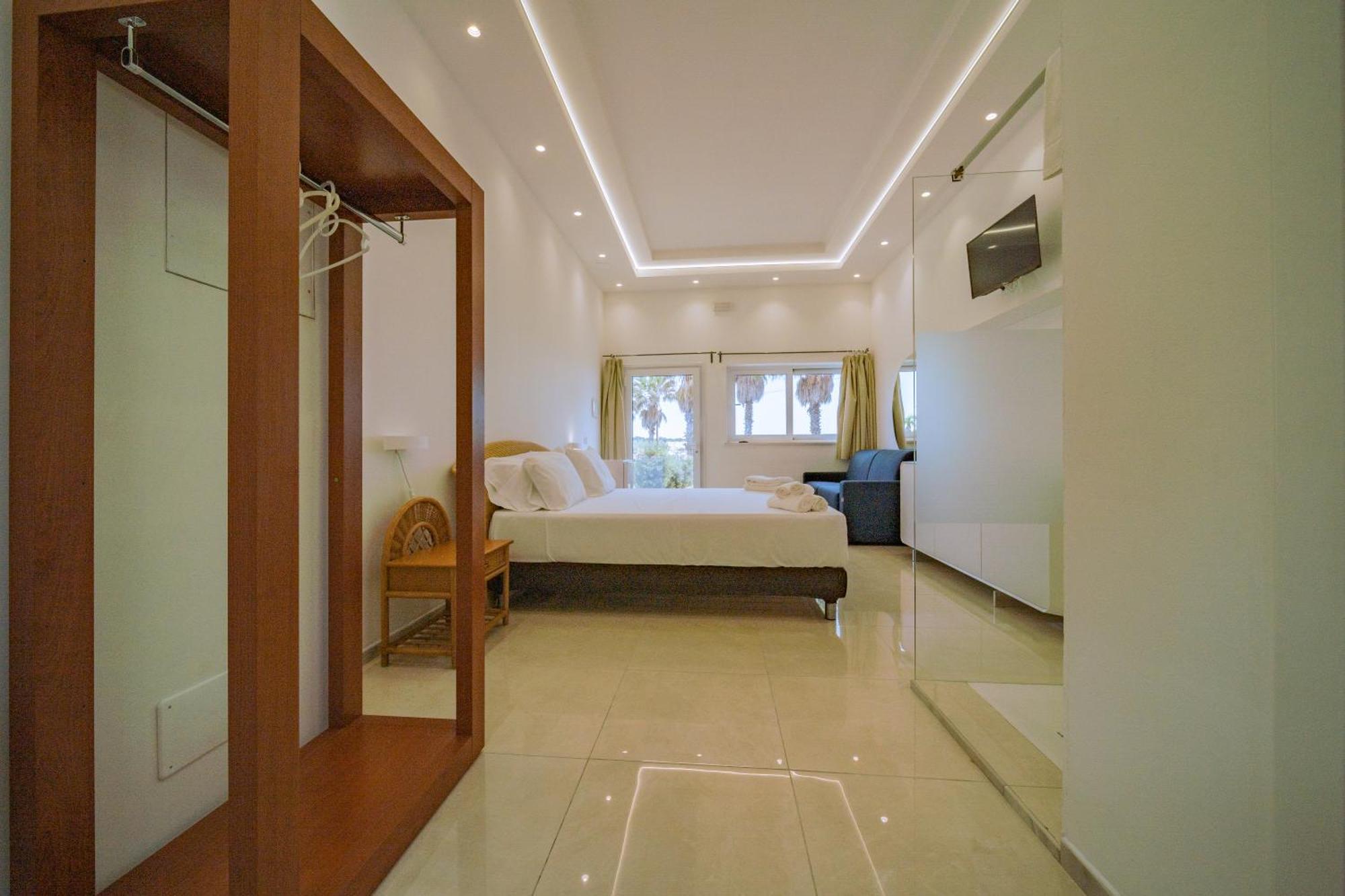 Jonium Hotel - Amazing Sea View And Swimming Pool Pulsano Εξωτερικό φωτογραφία